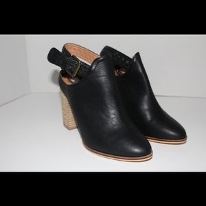 Hee size 7  black leather